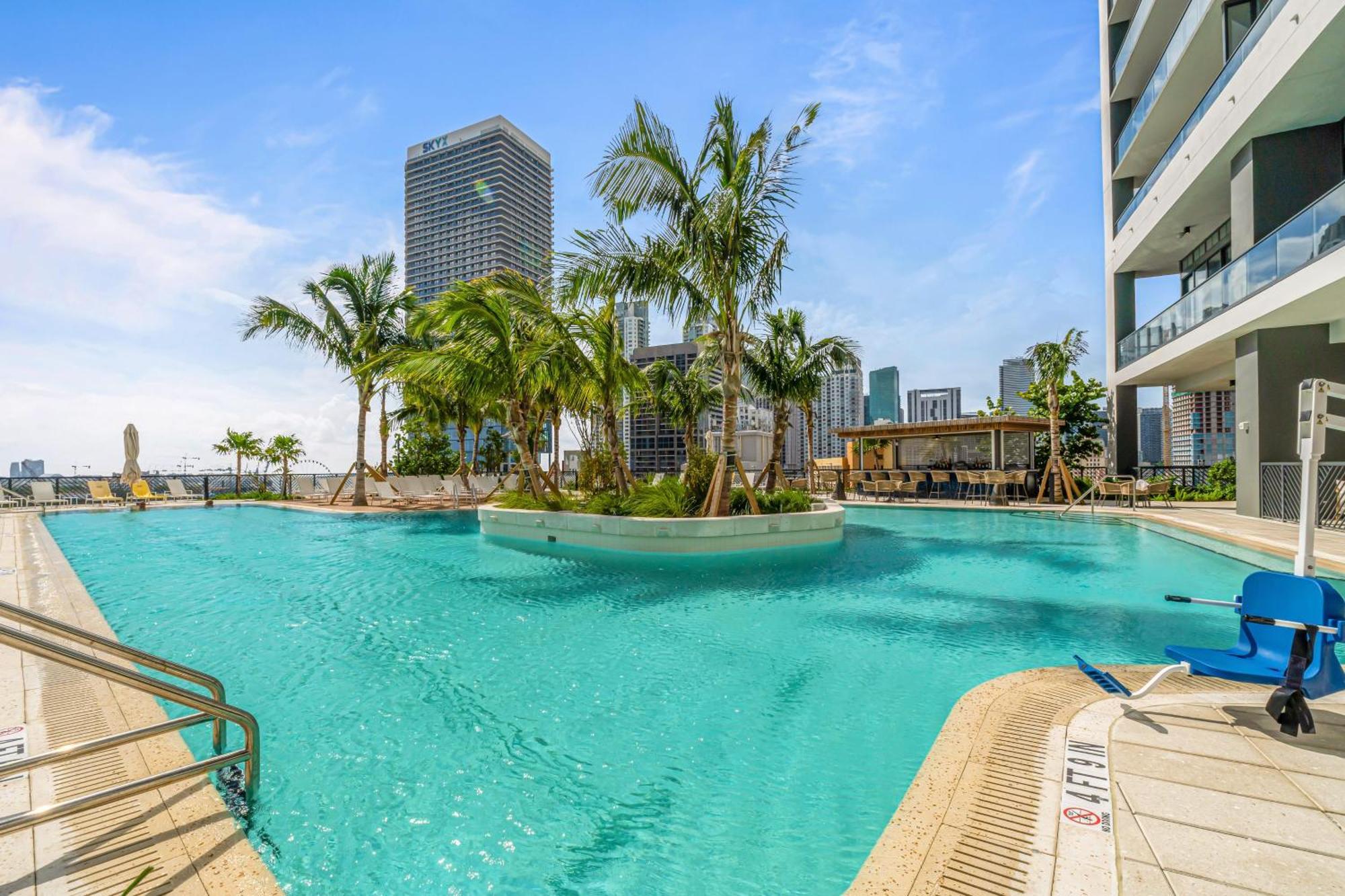Exclusive W Free Parking & Facilities In-room Apartment *
