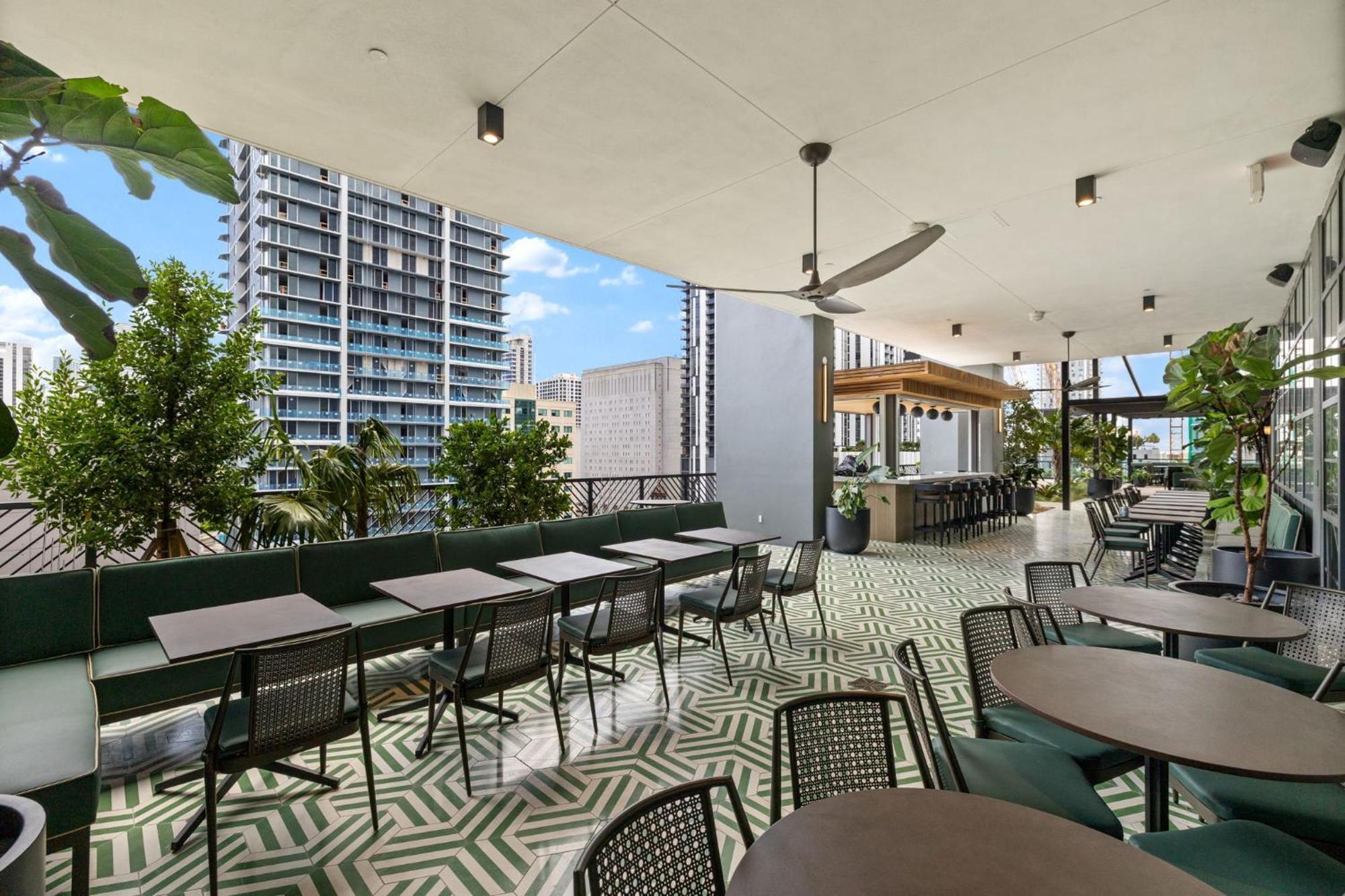 Exclusive W Free Parking & Facilities In-room Apartment