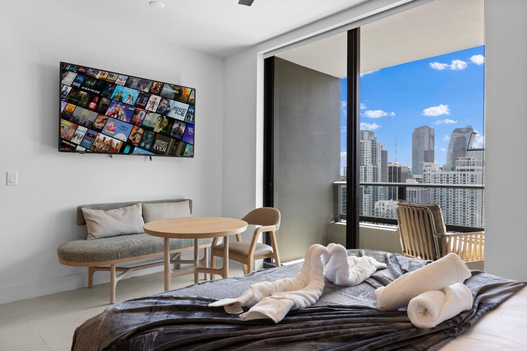 Exclusive W Free Parking & Facilities In-room *