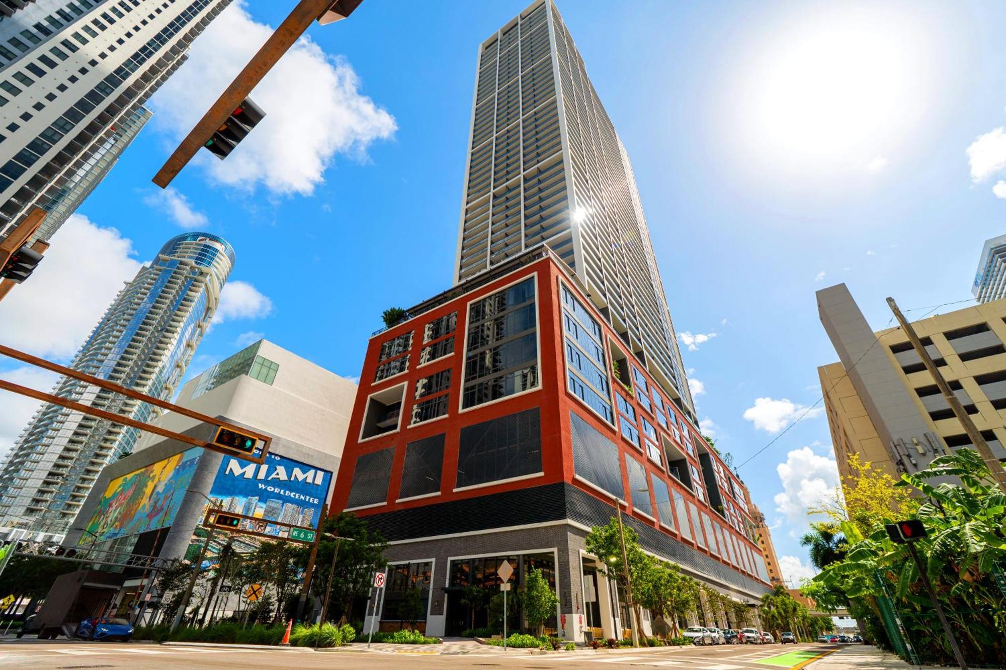 Exclusive W Free Parking & Facilities In-room * Miami
